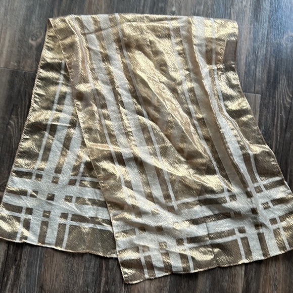 Luxury gorgeous gold scarf - Picture 2 of 2